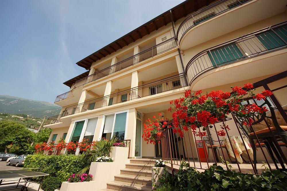 Hotel Casa Serena Malcesine Exterior photo