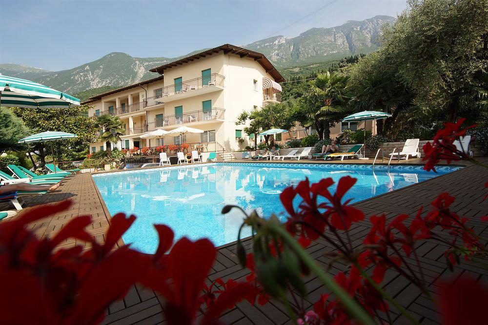 Hotel Casa Serena Malcesine Exterior photo